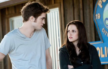 The Twilight Saga: Breaking Dawn sera officiellement scindé en deux films